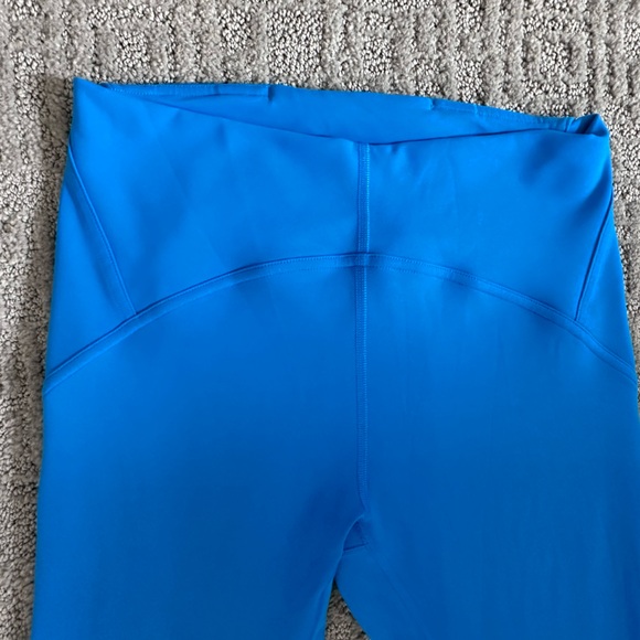 Lululemon InStill High-Rise size 6 - Picture 3 of 9